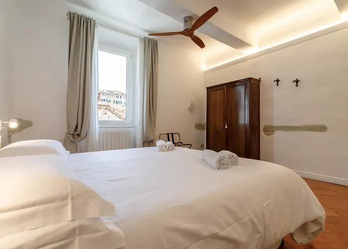 Guesthost - Charme In The Historic Centre Of * Siena