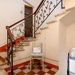 Guesthost - Charme In The Historic Centre Of Appartement Sienne