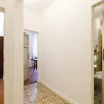 Guesthost - Charme In The Historic Centre Of Appartement Sienne
