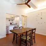 Guesthost - Charme In The Historic Centre Of Appartement
