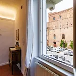 Guesthost - Charme In The Historic Centre Of Appartement Sienne