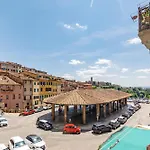 Guesthost - Charme In The Historic Centre Of Appartement Sienne