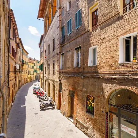 Lejlighed Guesthost - Charme In The Historic Centre Of Siena