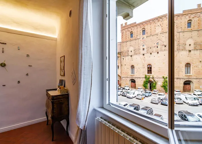 Guesthost - Charme In The Historic Centre Of Lägenhet Siena