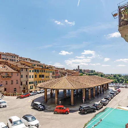 Guesthost - Charme In The Historic Centre Of Apartmán Siena