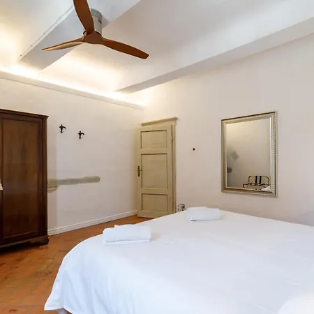 Charme Centro Storico Apartment *