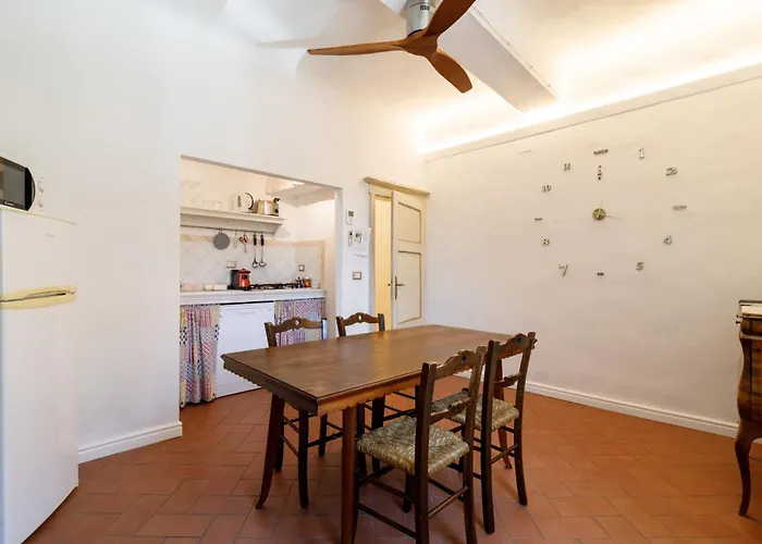 Guesthost - Charme In The Historic Centre Of Apartamento