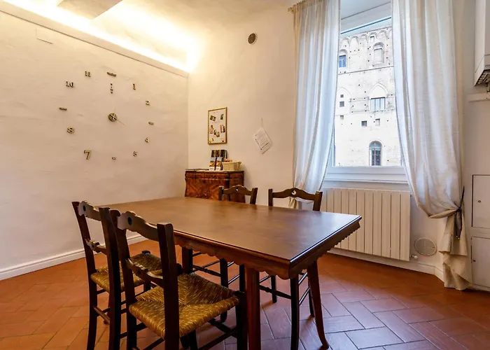 Guesthost - Charme In The Historic Centre Of Apartment
