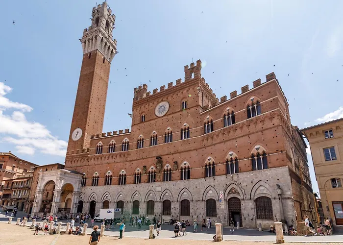 Guesthost - Charme In The Historic Centre Of Siena