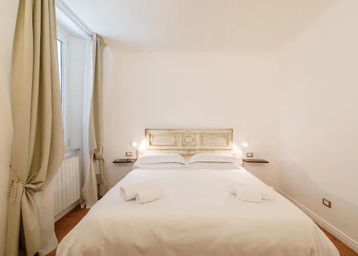 Apartment Guesthost - Charme In The Historic Centre Of Siena